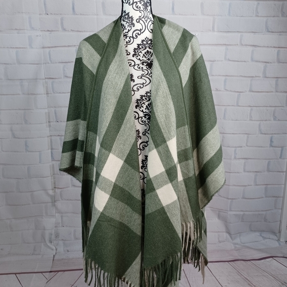 Universal Tread women's plaid print fringed shawl size one size fits most b11 - Picture 8 of 9